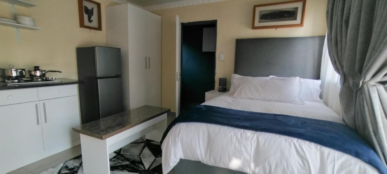 Guest house Zwelibanzi Johannesburg