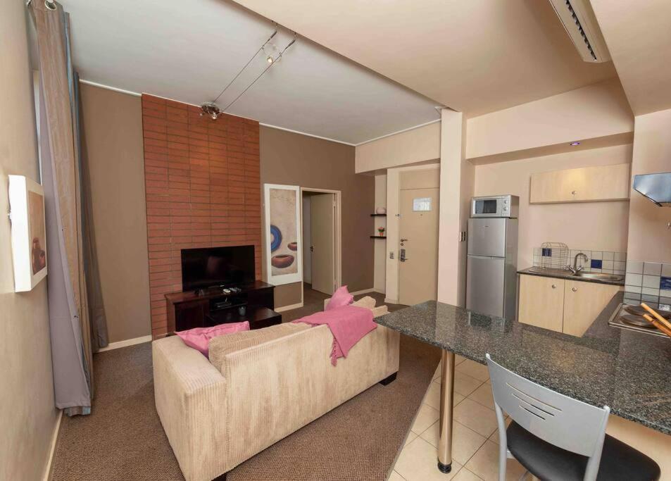 Budget Friendly Private With Wifi 3km To Maboneng Apartamento *
