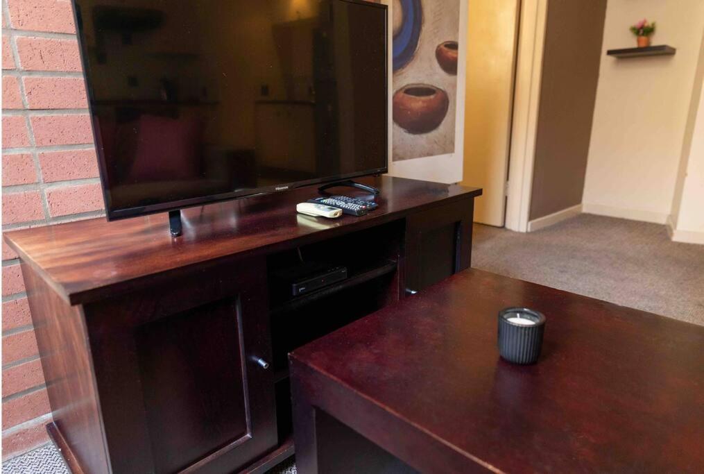 Budget Friendly Private With Wifi 3km To Maboneng Apartamento Joanesburgo