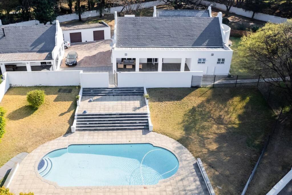 Ule Atinuke 2 * Johannesburg