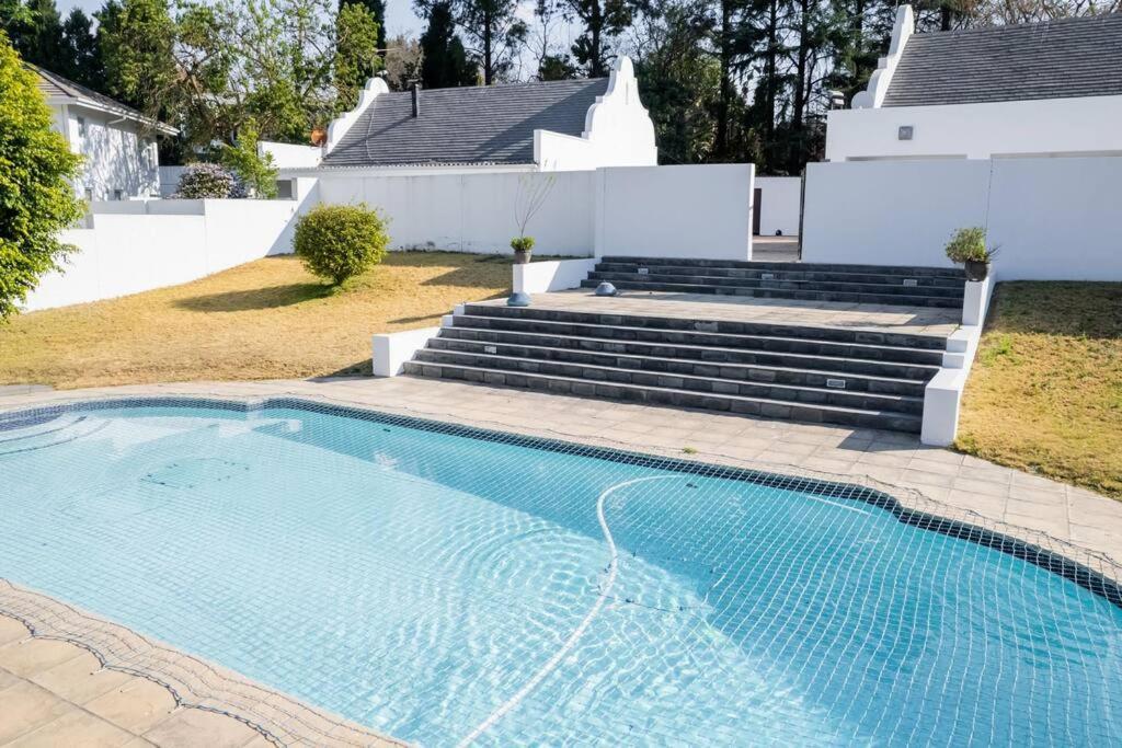 Ule Atinuke 2 Johannesburg