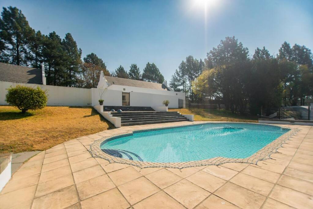 Ule Atinuke 2 * Johannesburg