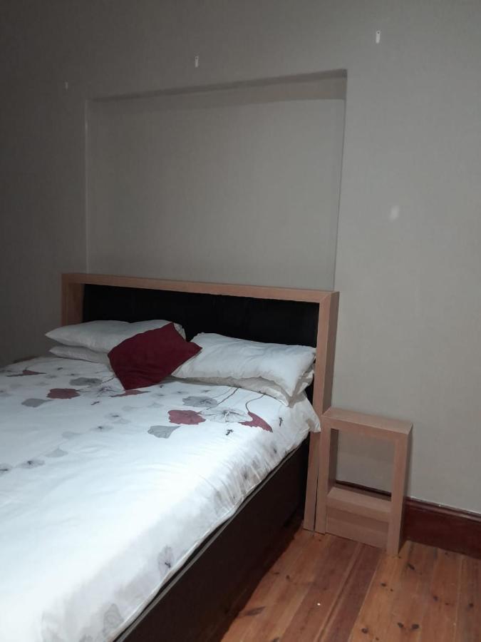 Slumberlake Guest House, Auckland Park