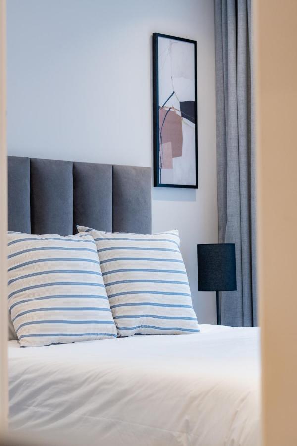 Sandton's Finest 2br/2ba *