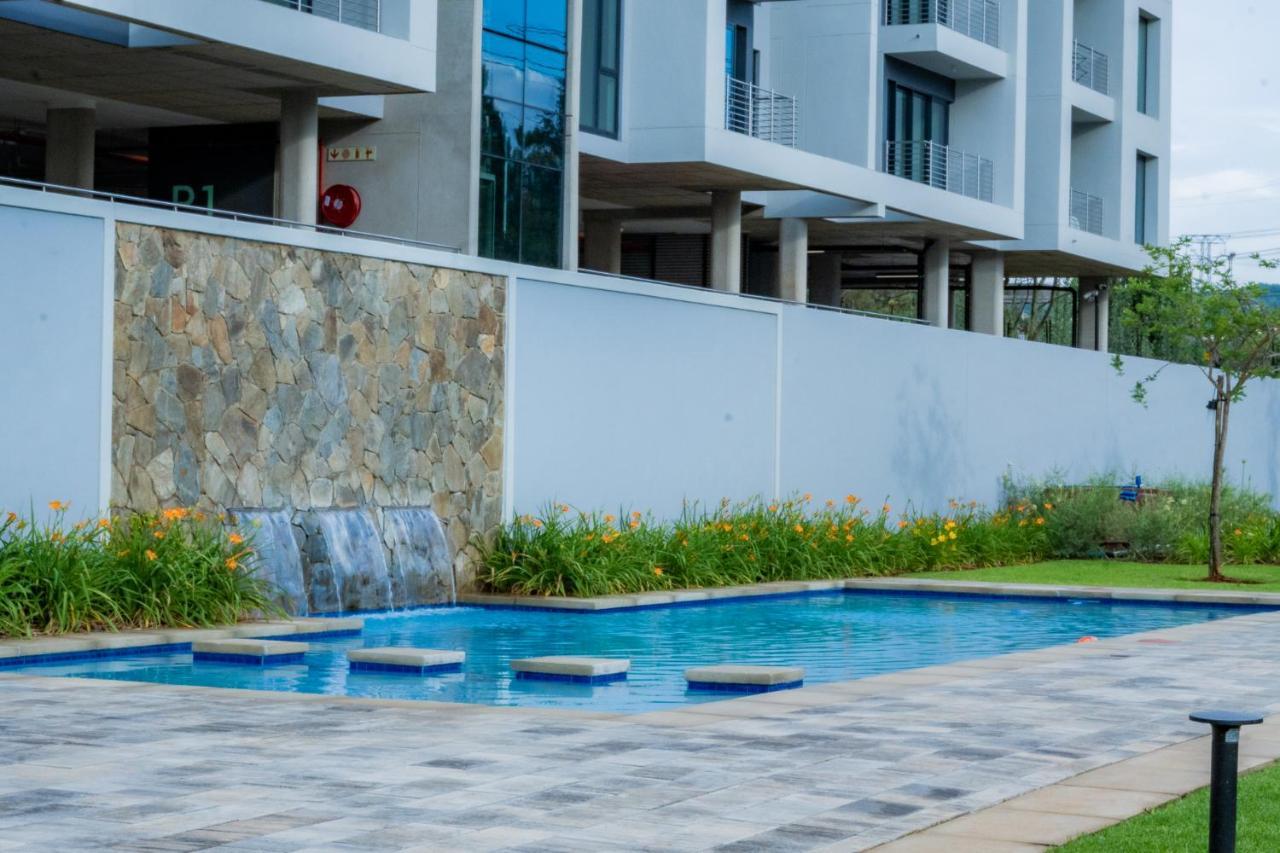 Sandton's Finest 2br/2ba Apartment