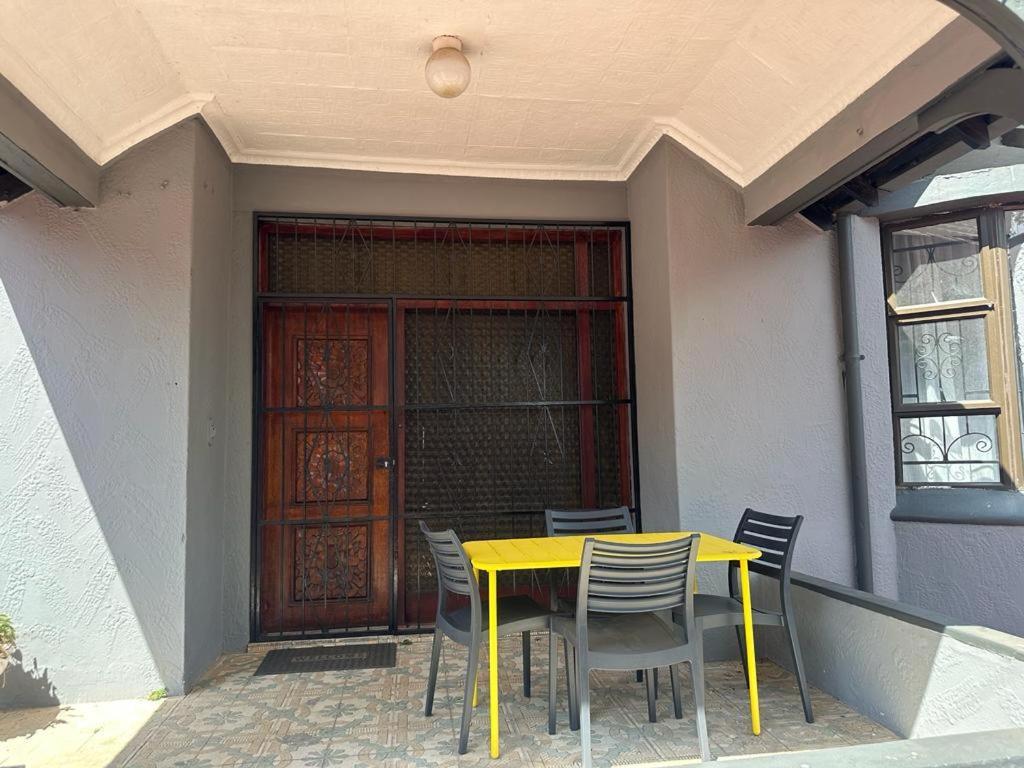 6 The Curve Unit 16 Homestay Johannesburg
