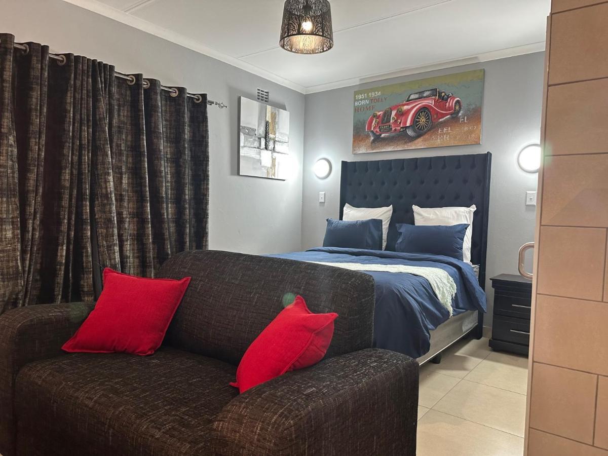 6 The Curve Unit 13 Johannesburg