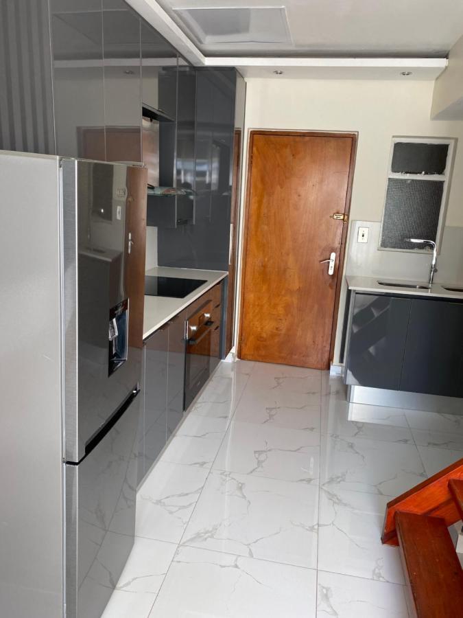 Apartment Unit 76 Melville Mews *
