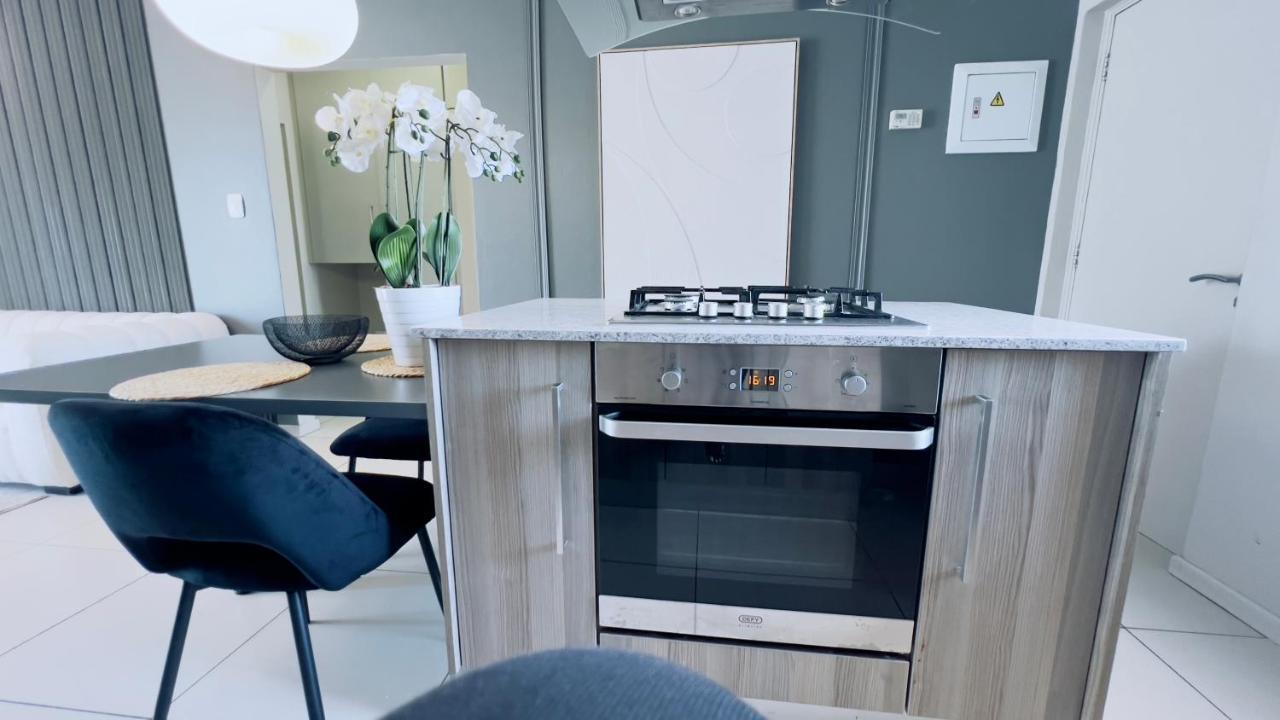 The Signature Luxury In Sandton Apartment *