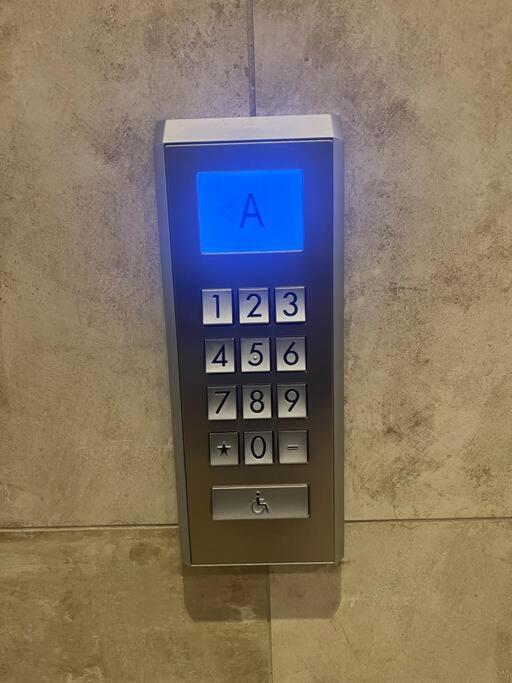 11th Floor Executive - With Inverter