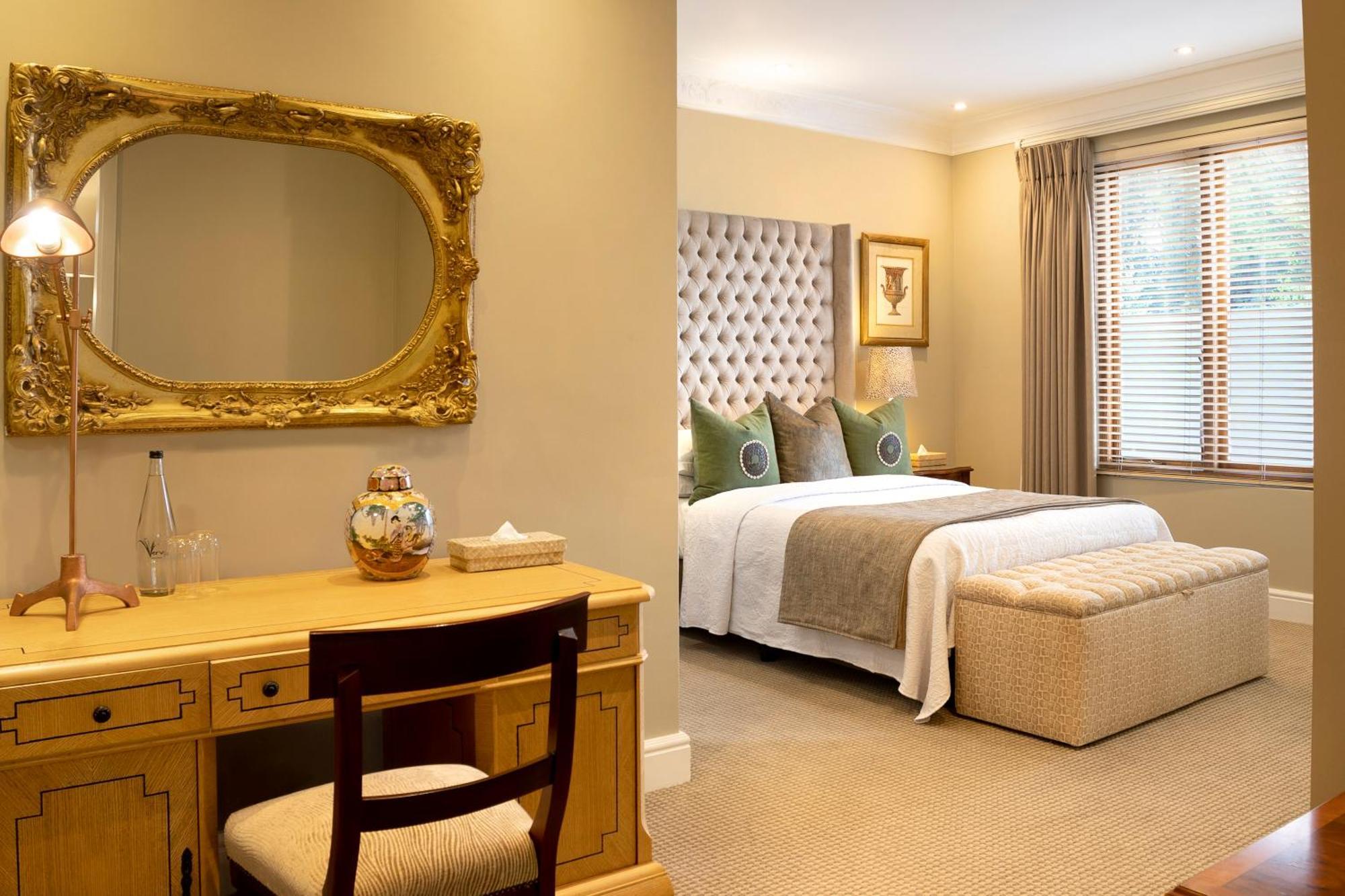 Fairlawns Boutique & Hotel