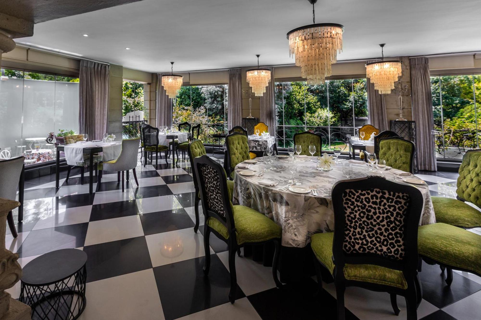 Fairlawns Boutique & Hotel