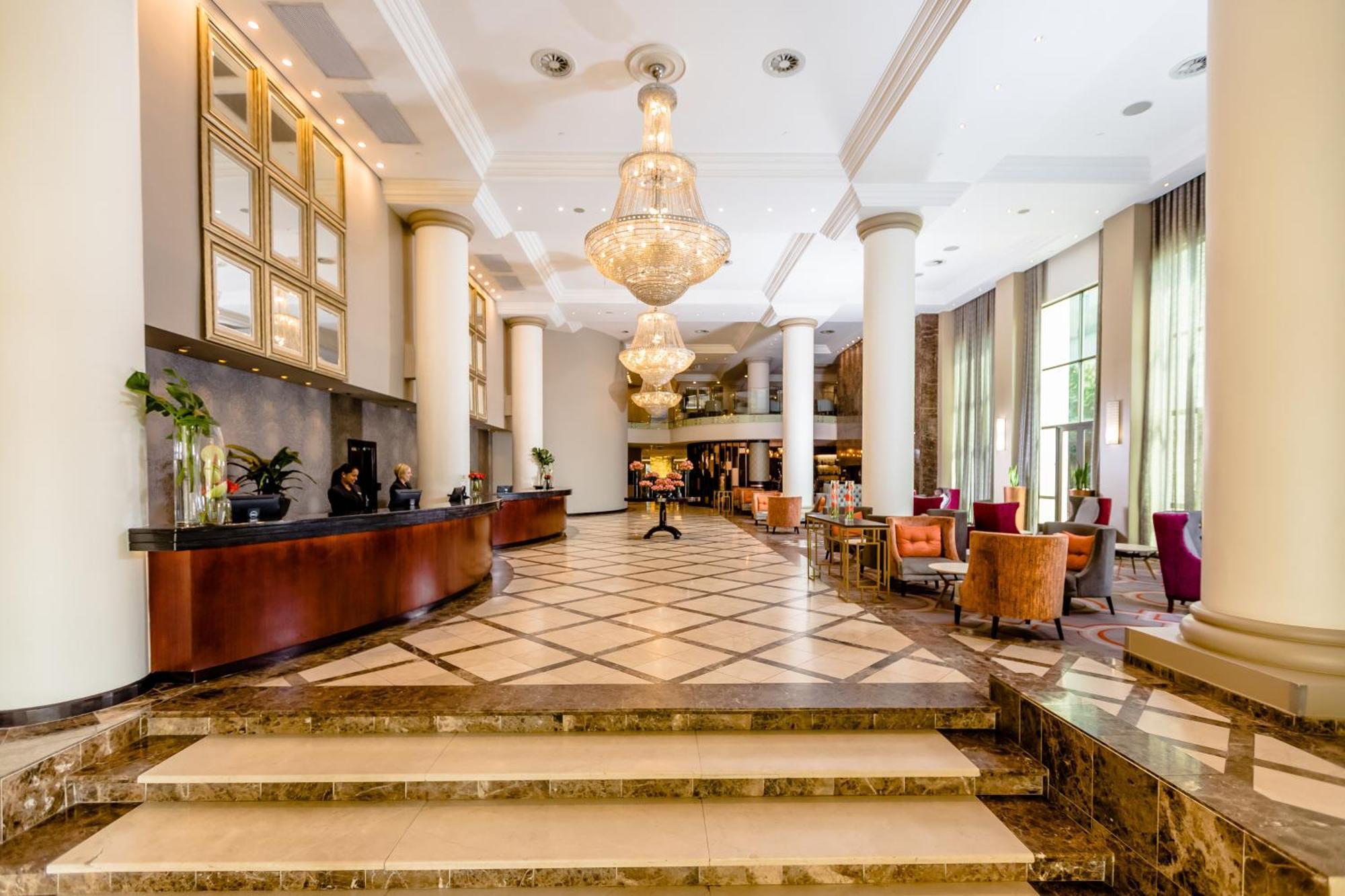 Southern Sun Sandton Khách sạn