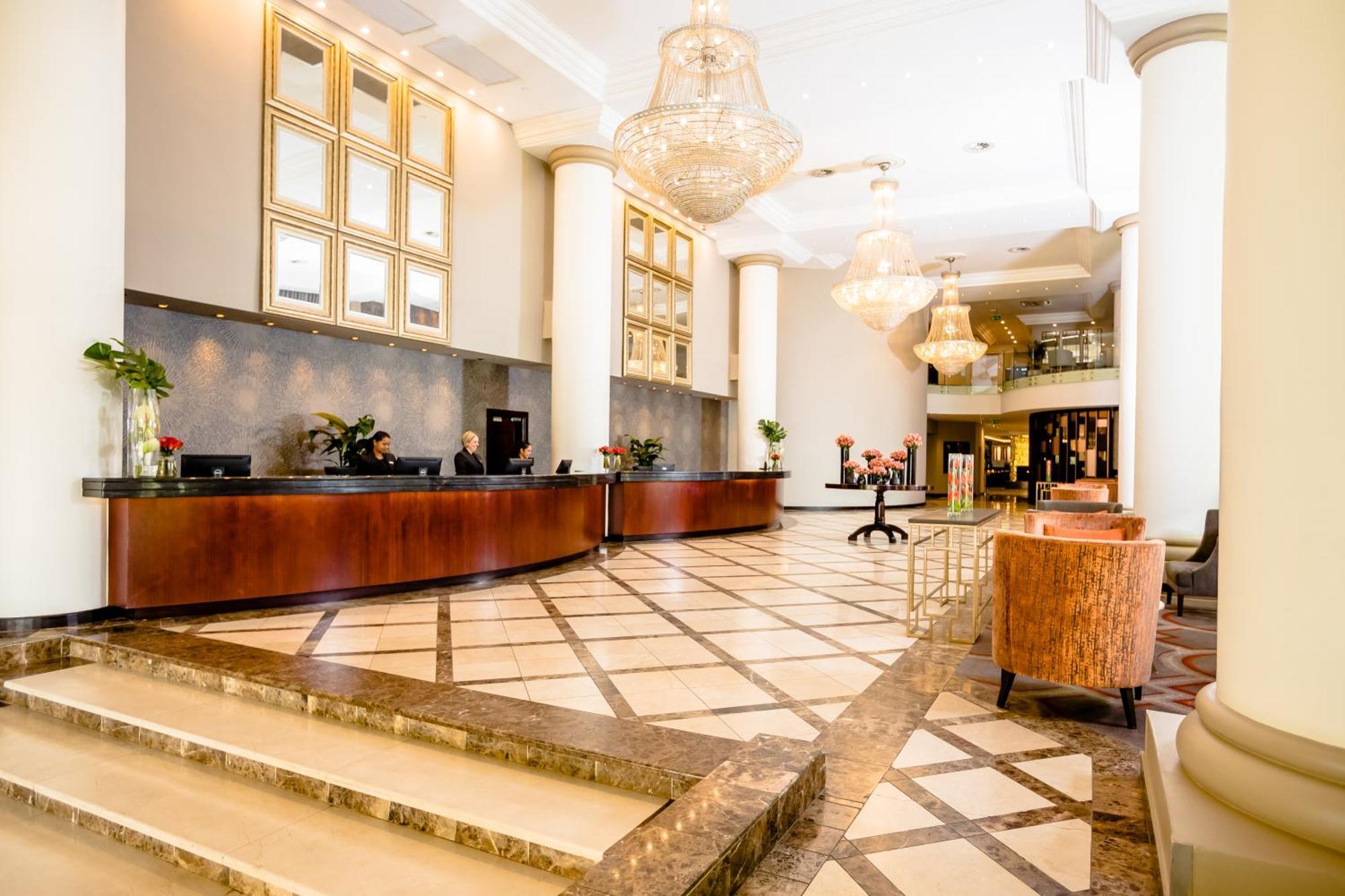 Southern Sun Sandton 4*