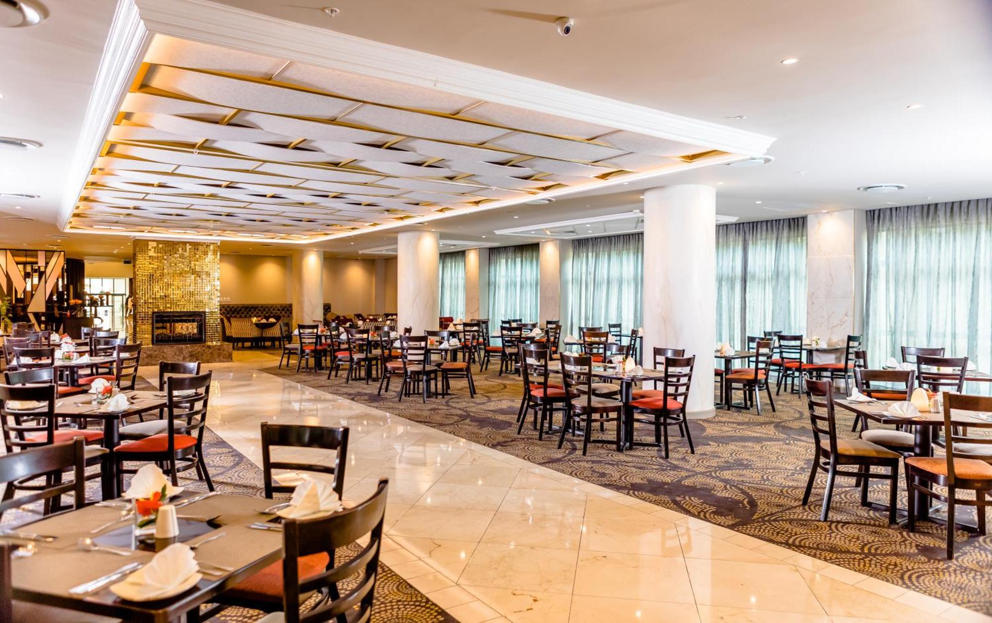 Southern Sun Sandton Khách sạn