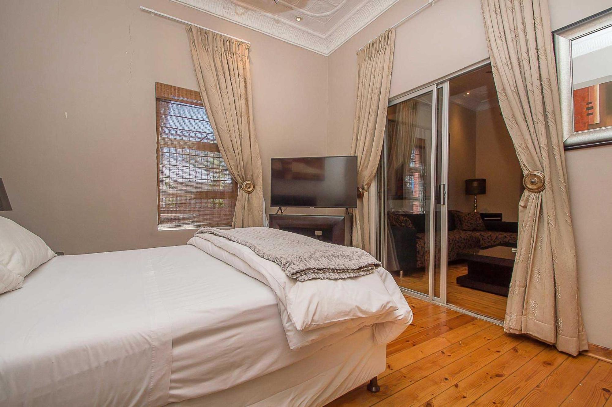 Casa de hóspedes Saffron 4*