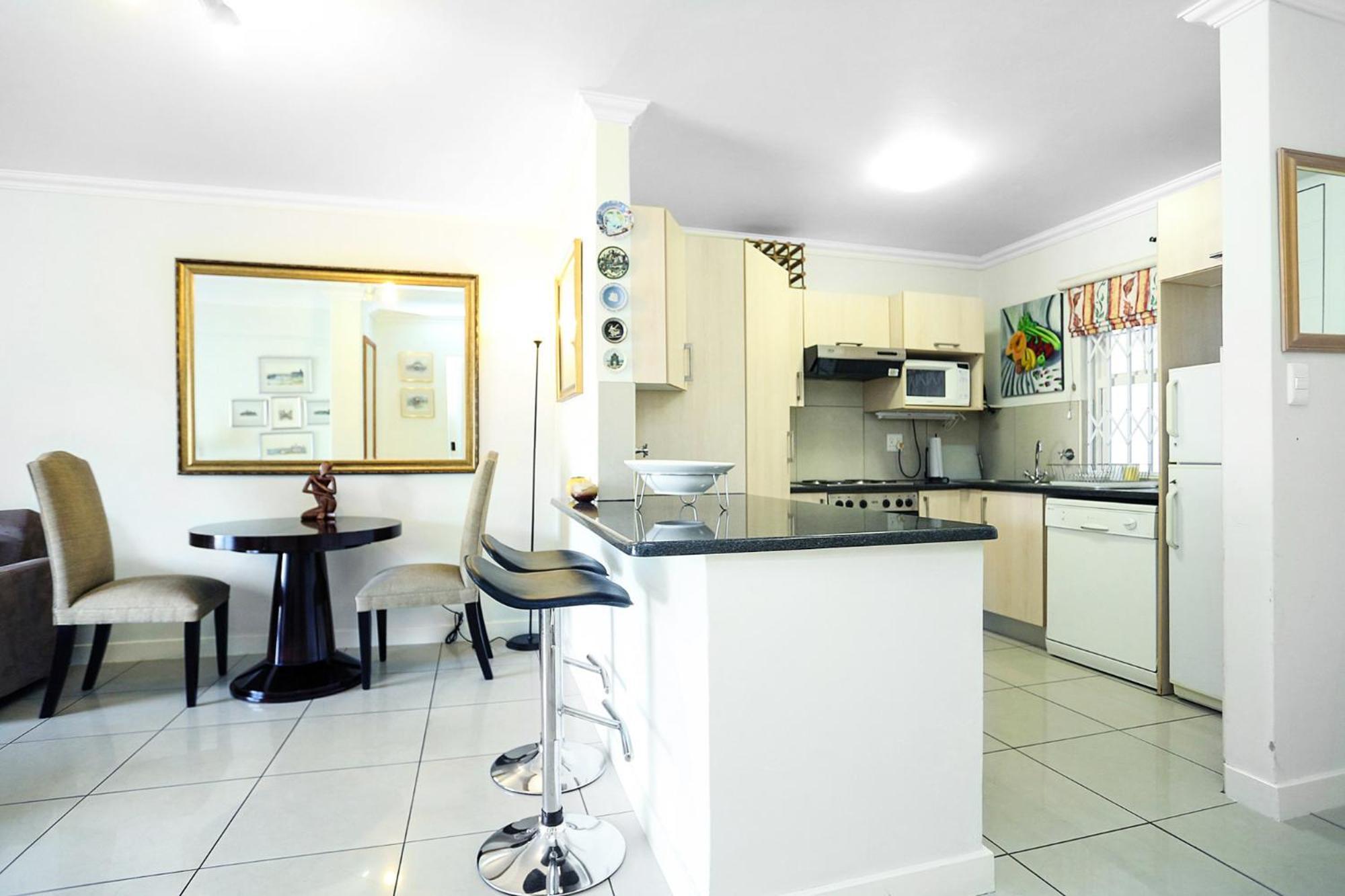 Apartment Corner House Large 1 Bedroom *