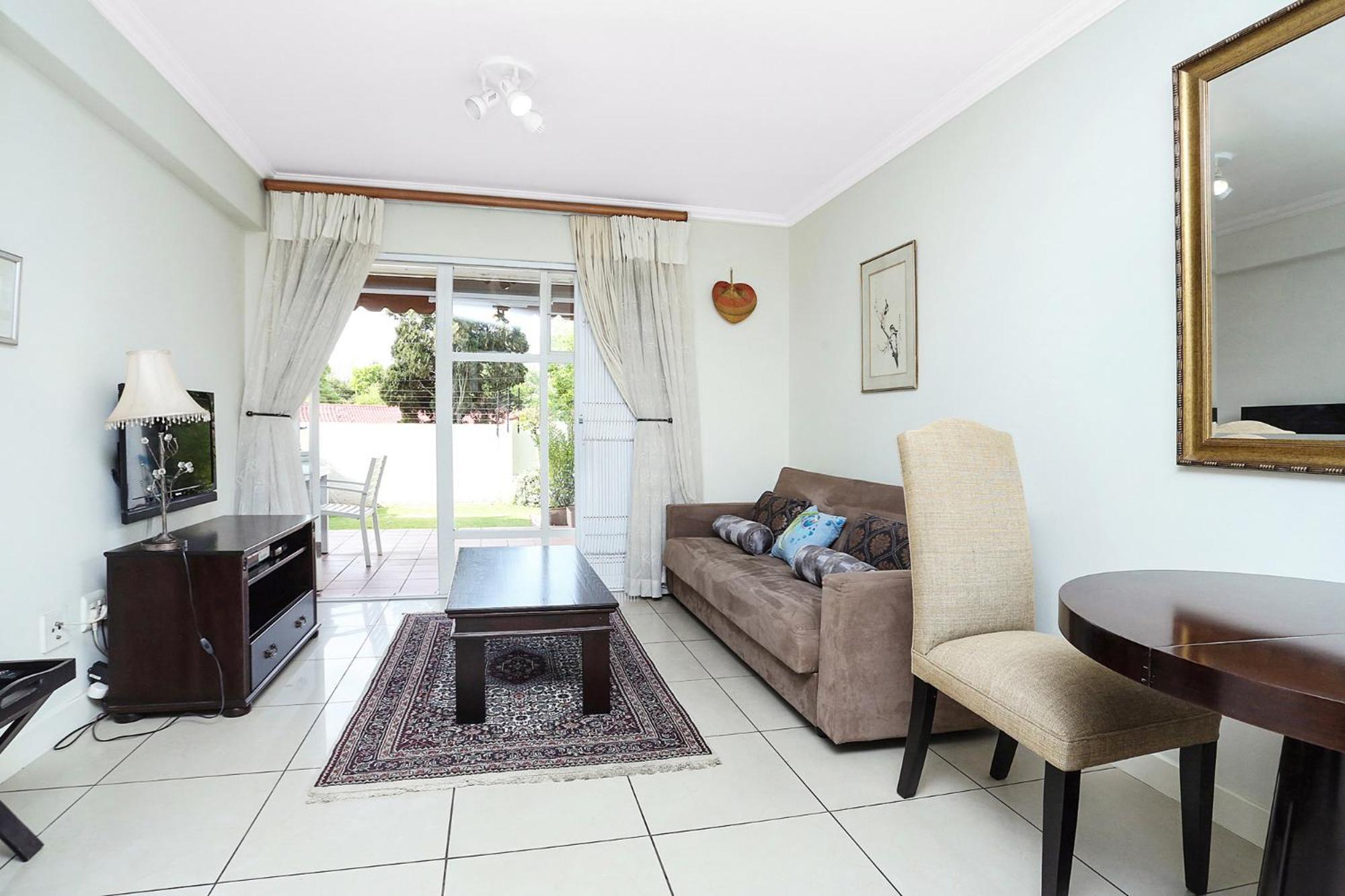 Corner House Large 1 Bedroom Apartment Johannesburg