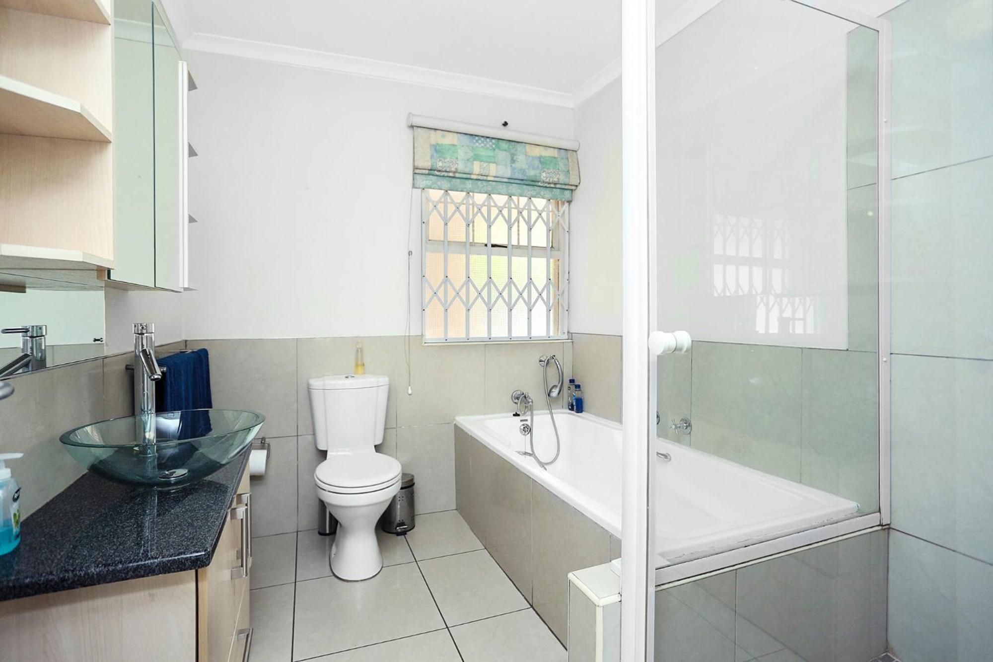 Corner House Large 1 Bedroom
