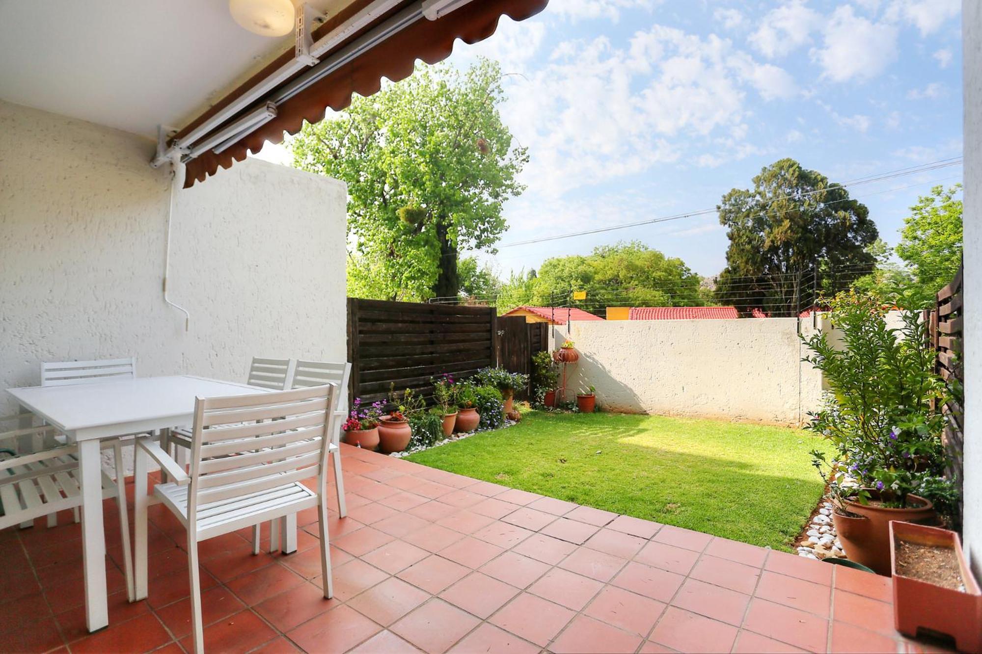 Apartment Corner House Large 1 Bedroom *