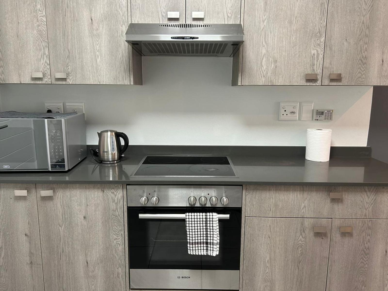 Lilly's Platinum - 1 Bedroom Back Up Power Apartment Johannesburg