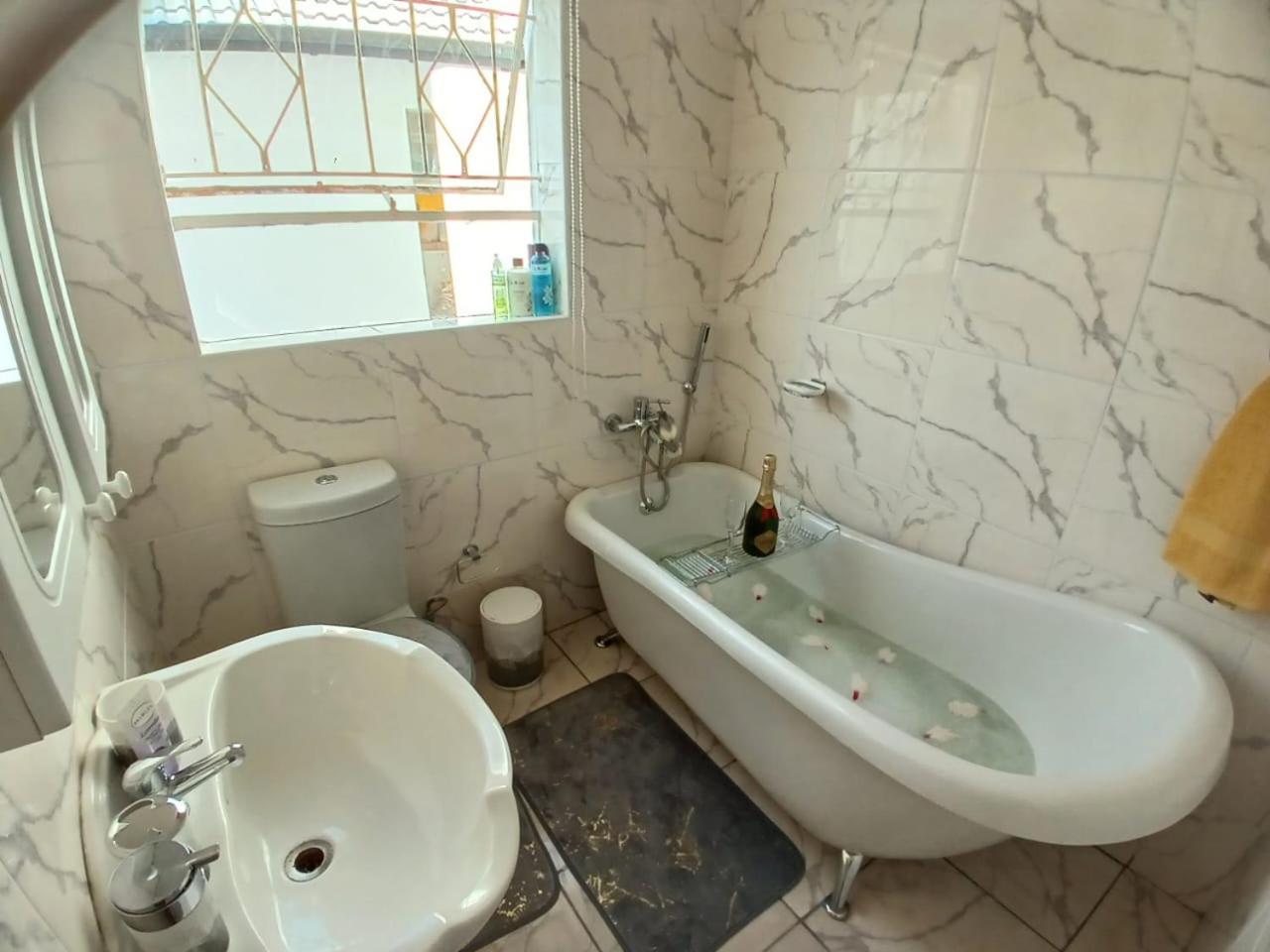 Guest house Sbukosezwe *
