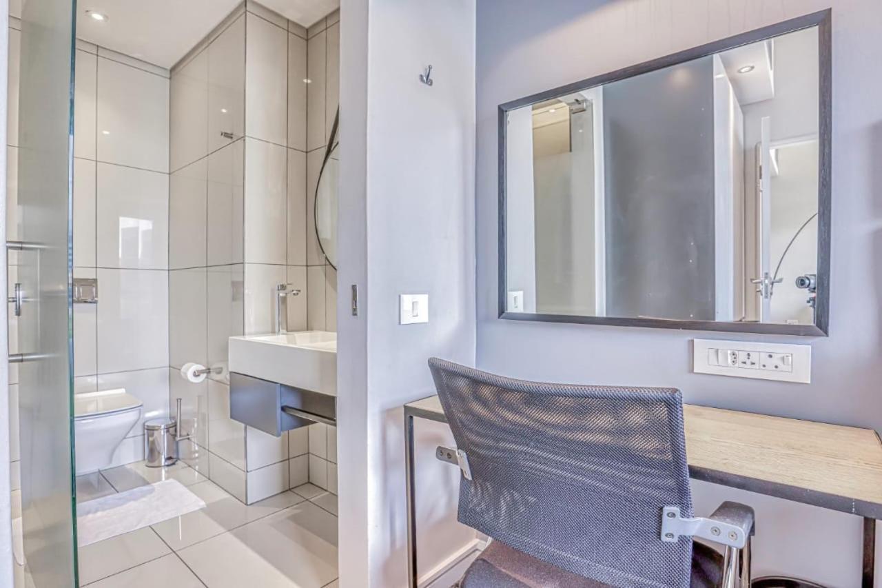 Apartamento In Sandton Private Unit *