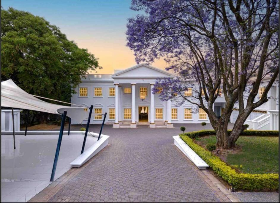 The White House In Sandton Holiday home *