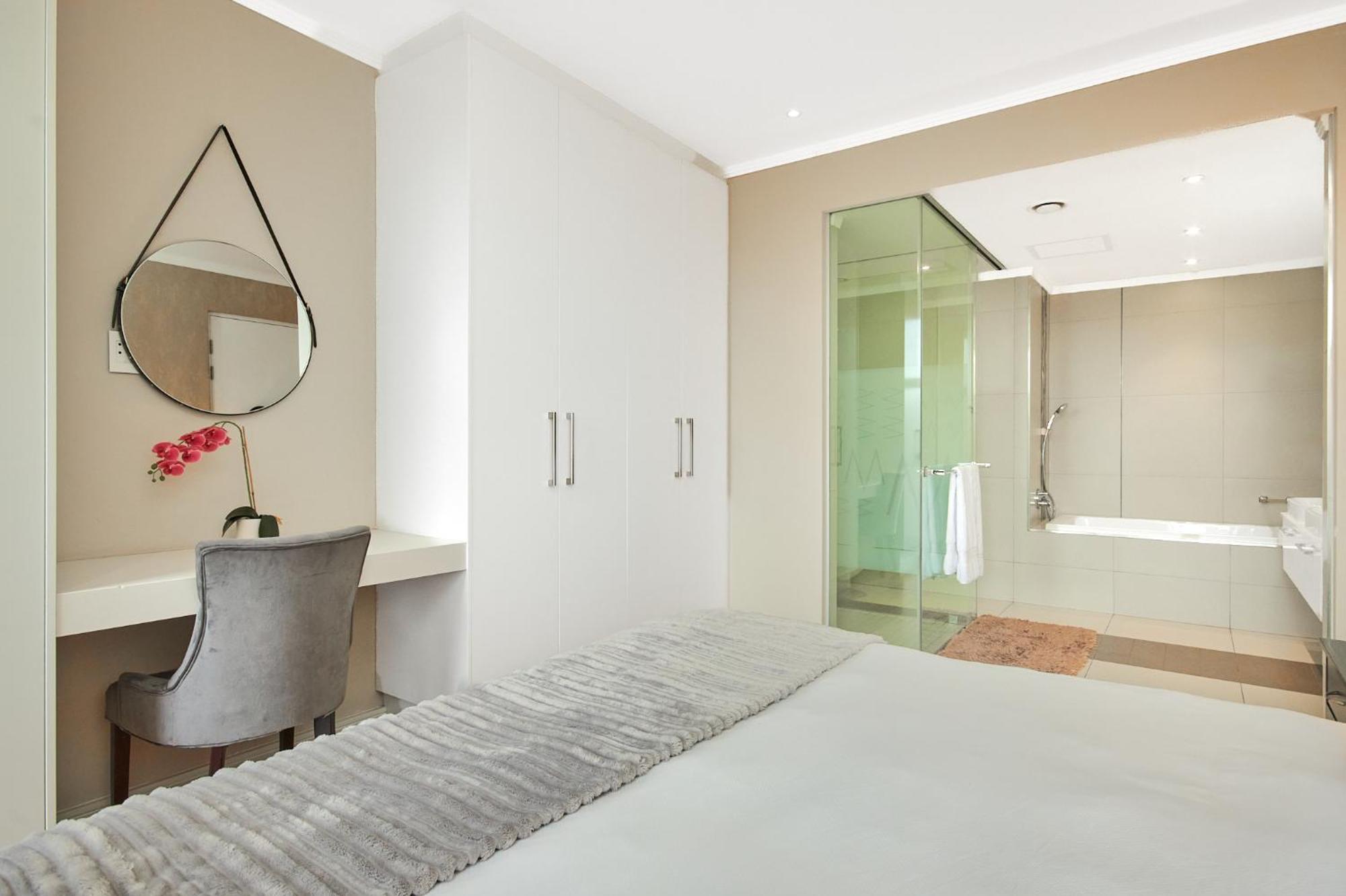 Modern Luxury Furnished In Sandton *