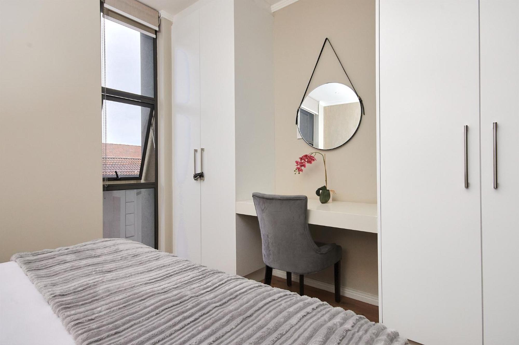 Modern Luxury Furnished In Sandton Apartment