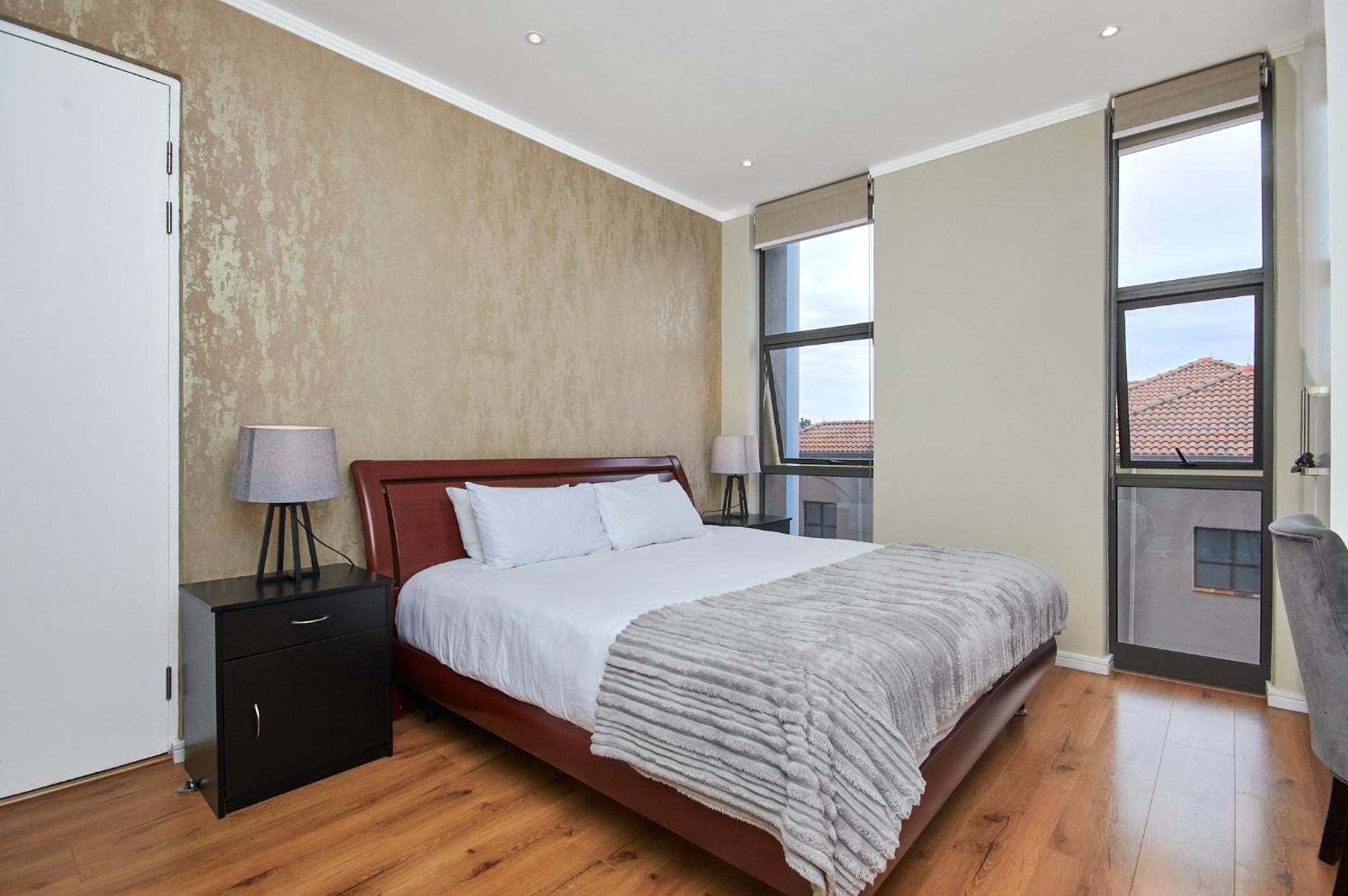 Apartment Modern Luxury Furnished In Sandton
