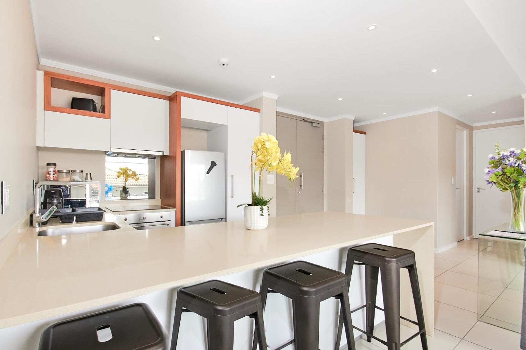 Modern Luxury Furnished In Sandton * Johannesburg
