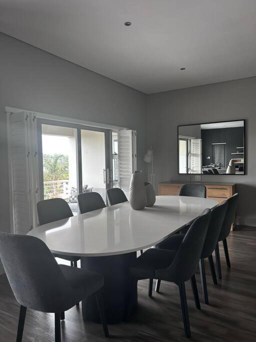 Sandton Penthouse Views & Luxury Apartment *