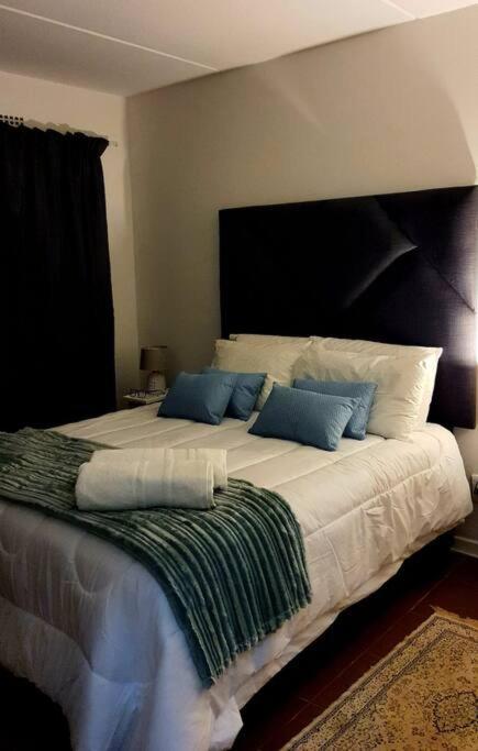 Apartment Cozy With Private Garden Johannesburg