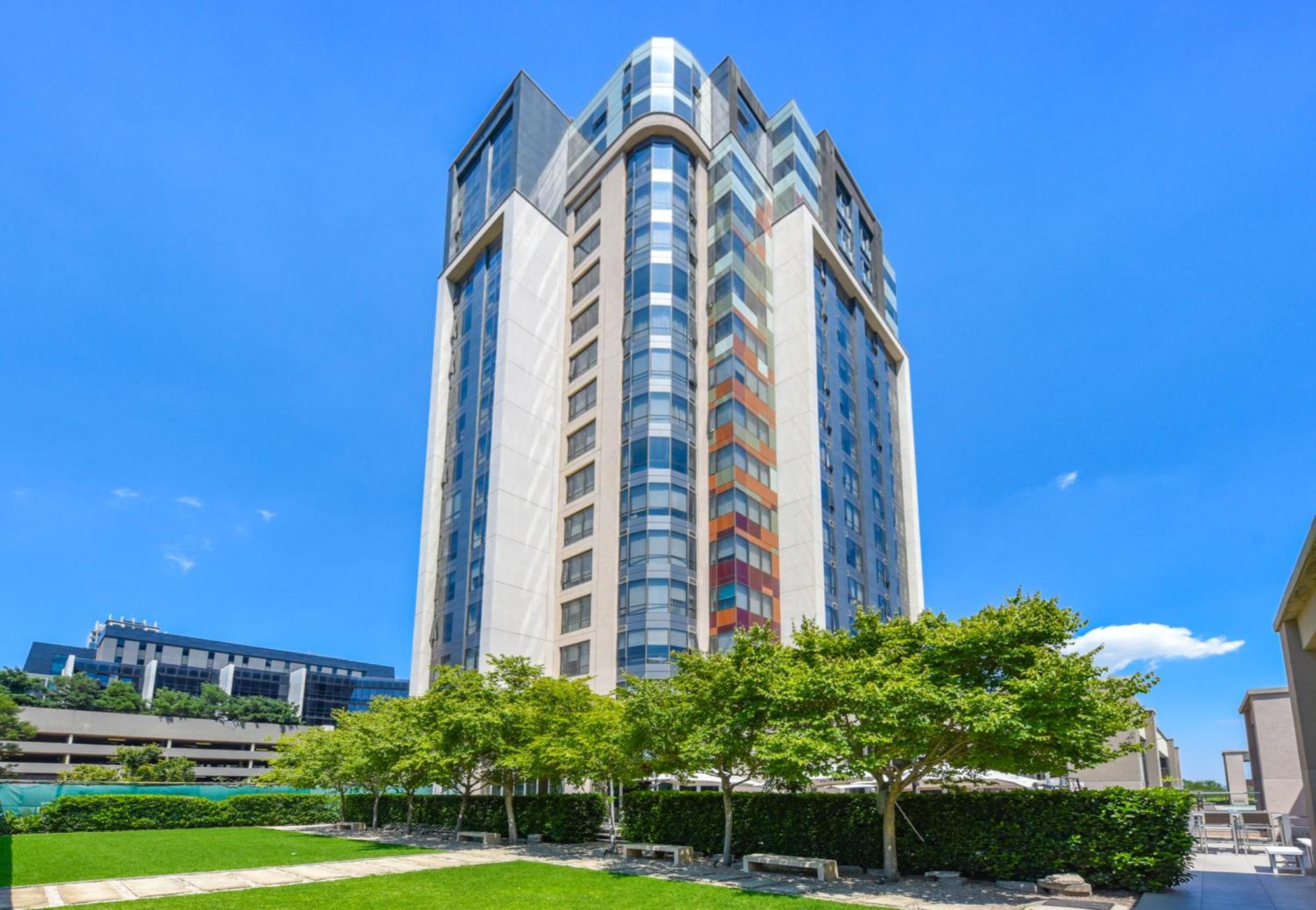 Sandton Skye 411 Apartamento