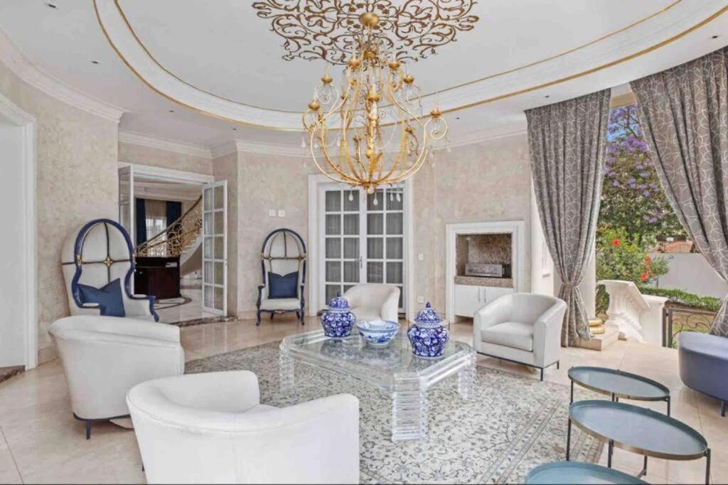 The White House In Sandton *