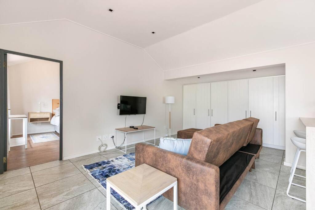 31 On Gambia B - Lovely With Secure Parking Căn hộ Johannesburg
