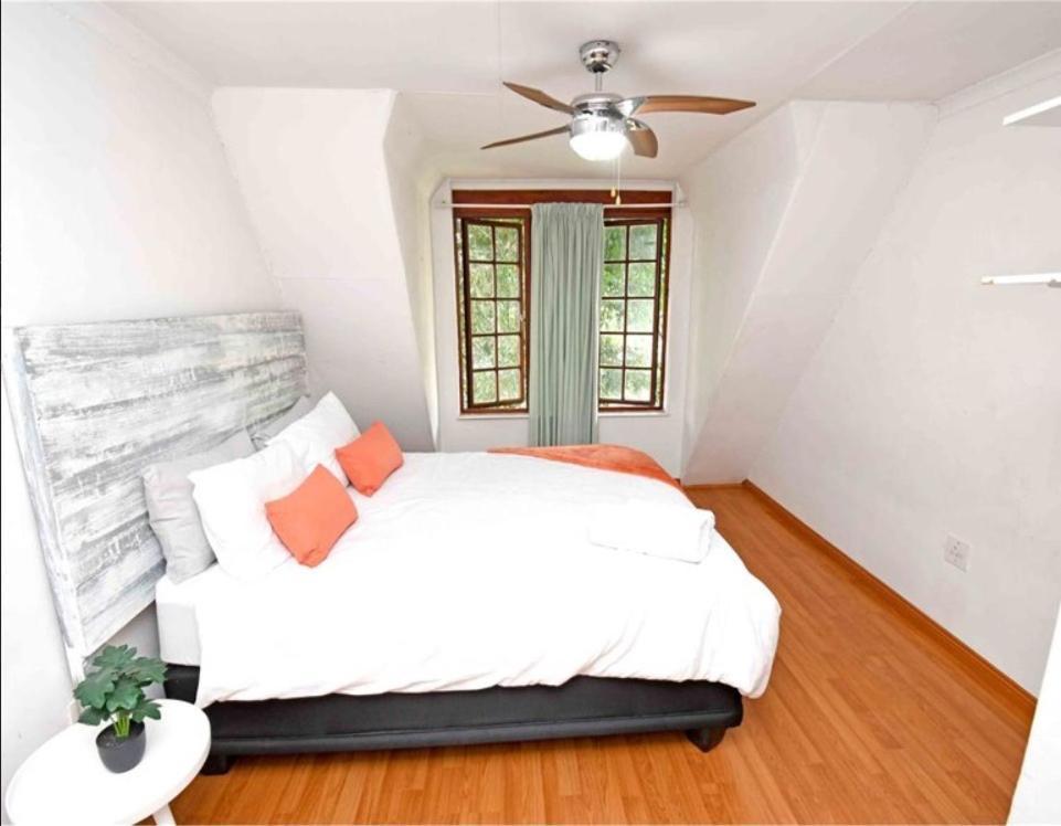 Holiday home West Villa, Load Shedding Power Back-up System Johannesburg