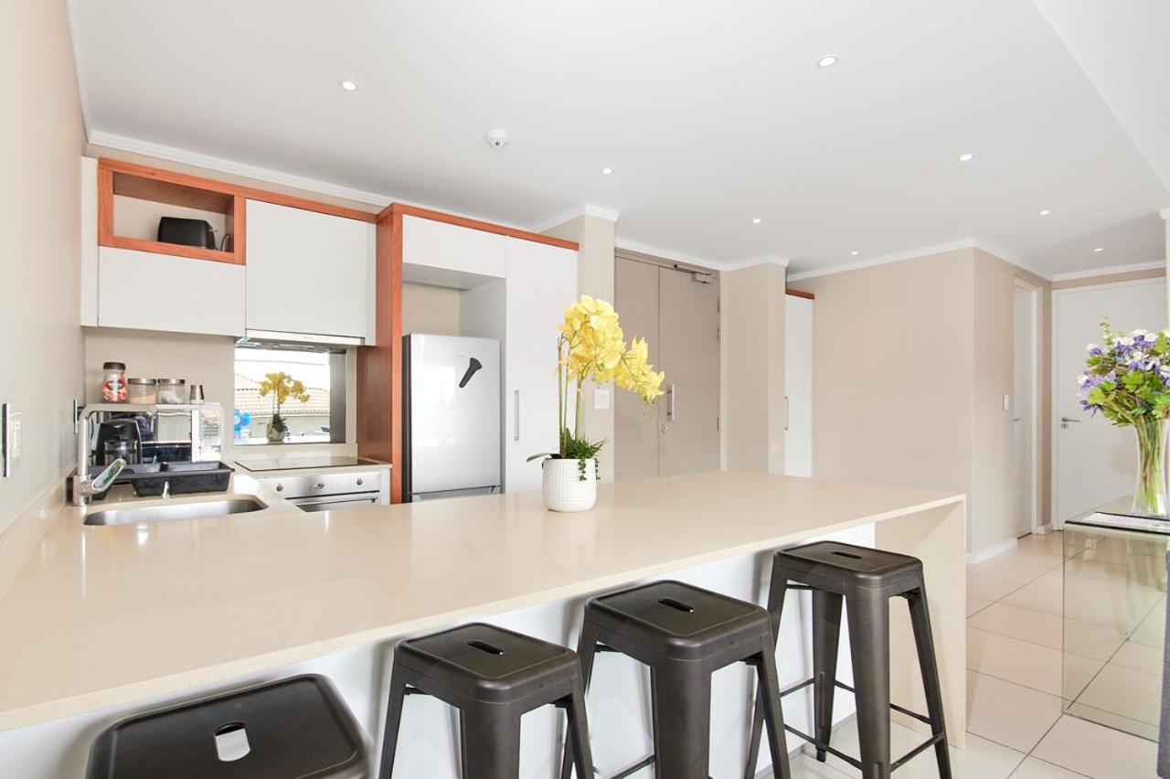 Executive 3 Bed With Balcony & Executive 2 Bed In Sandton Khách sạn hẻo lánh *