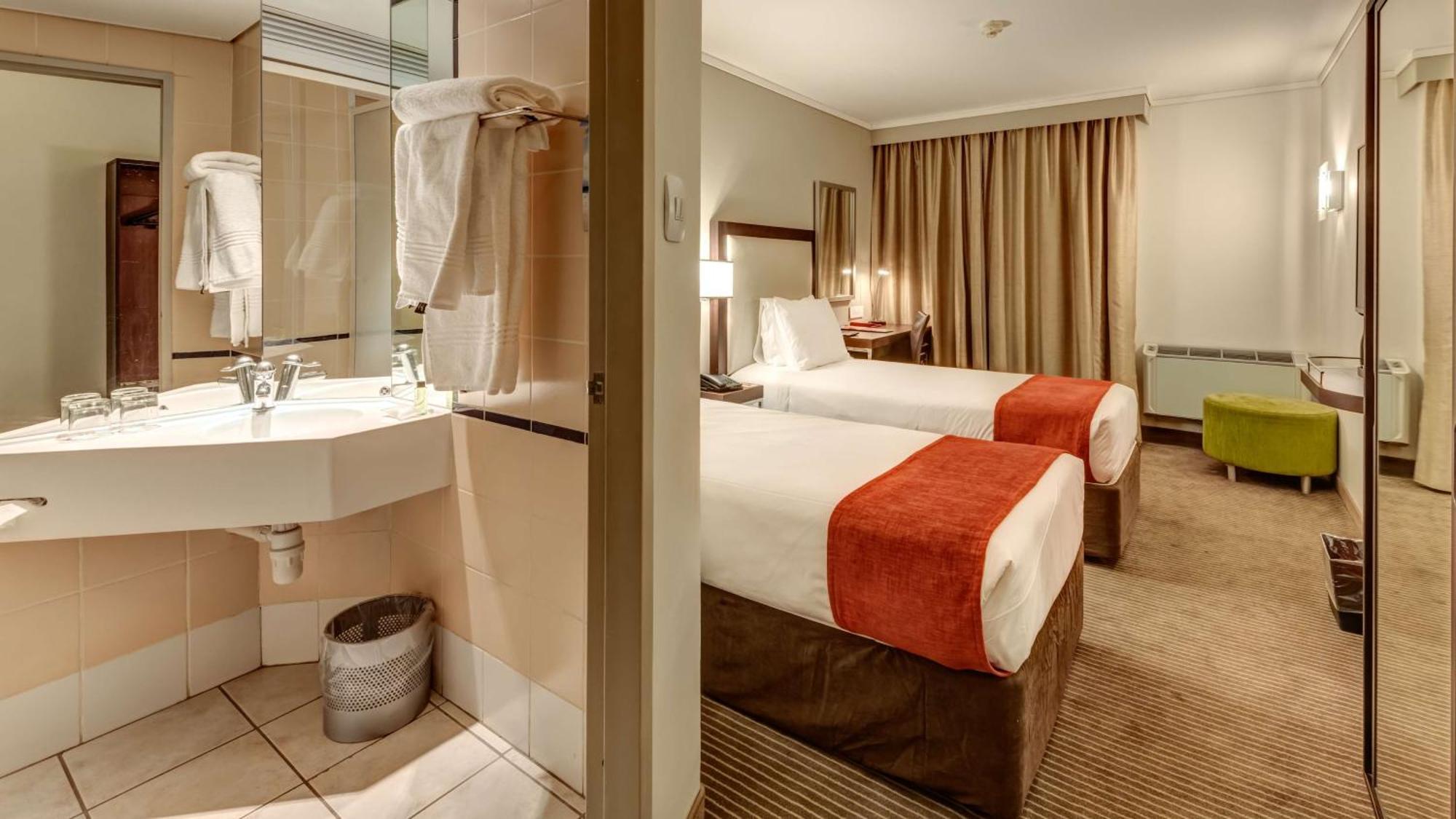 Hotel Stayeasy Eastgate 3*