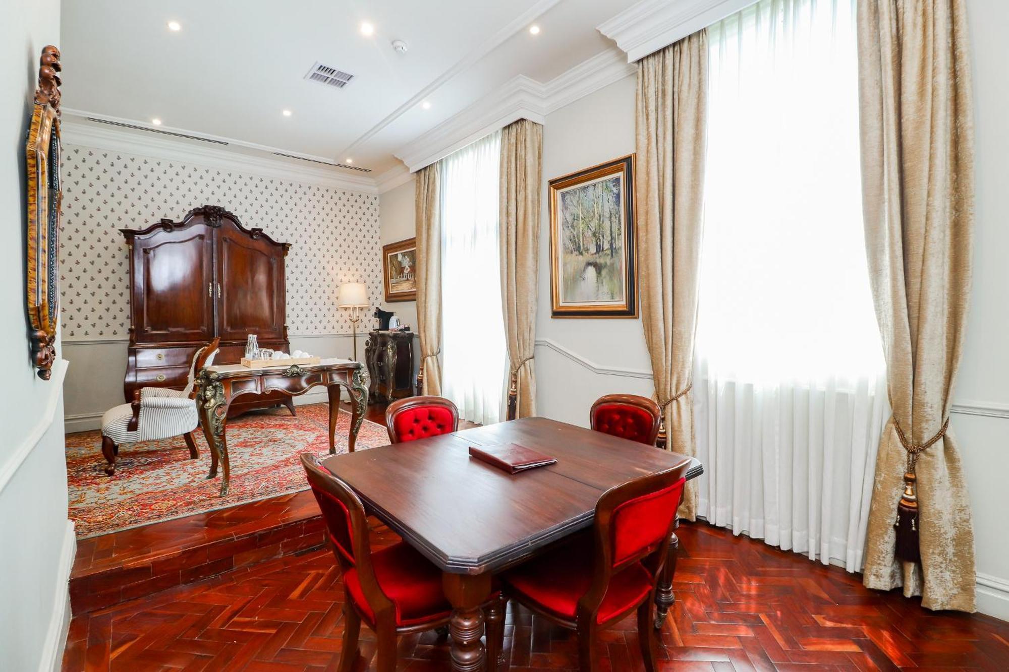 The Monarch Hotel 5*