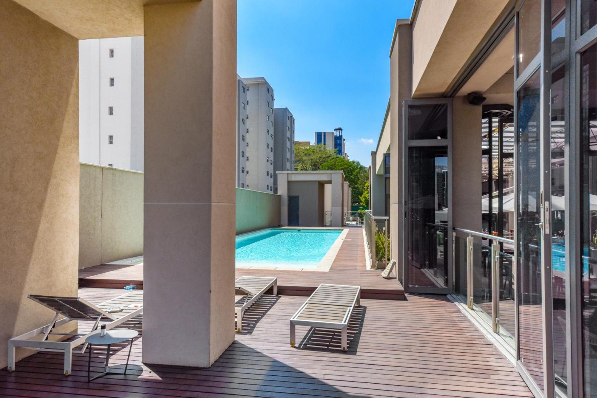 Sandton Skye 411