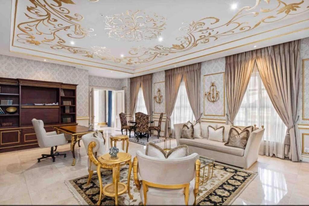 Holiday home The White House In Sandton