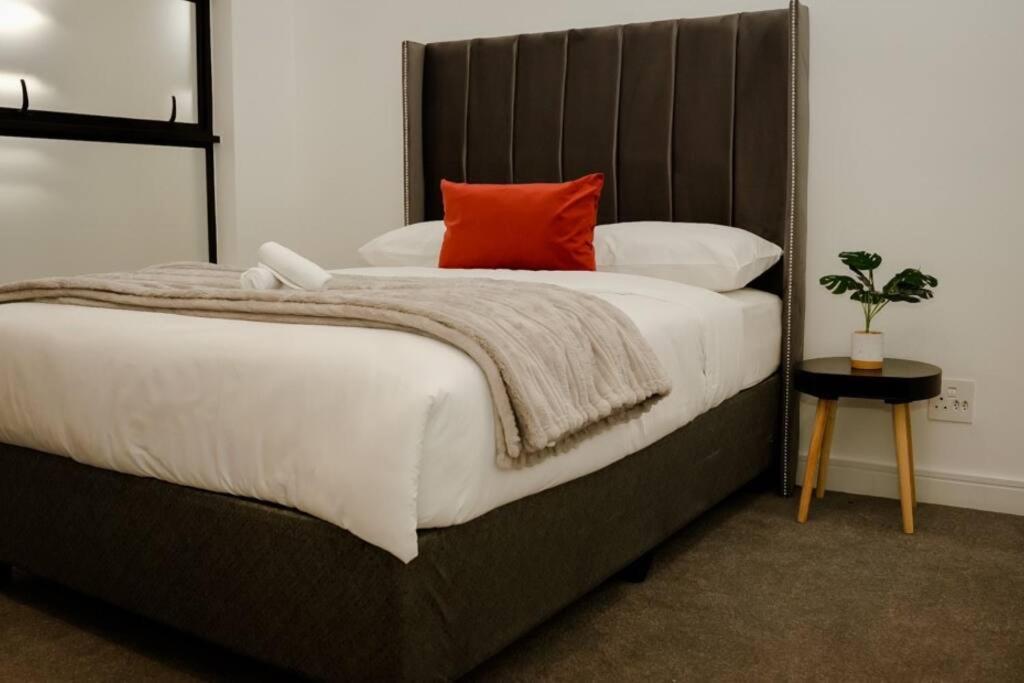 Luxurious & Peaceful Sandton 3-bed - Backup Power Apartamento Joanesburgo