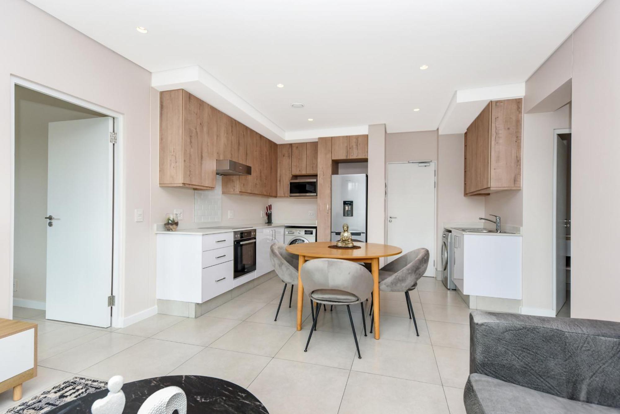 Sandton Gate Luxury Apartment