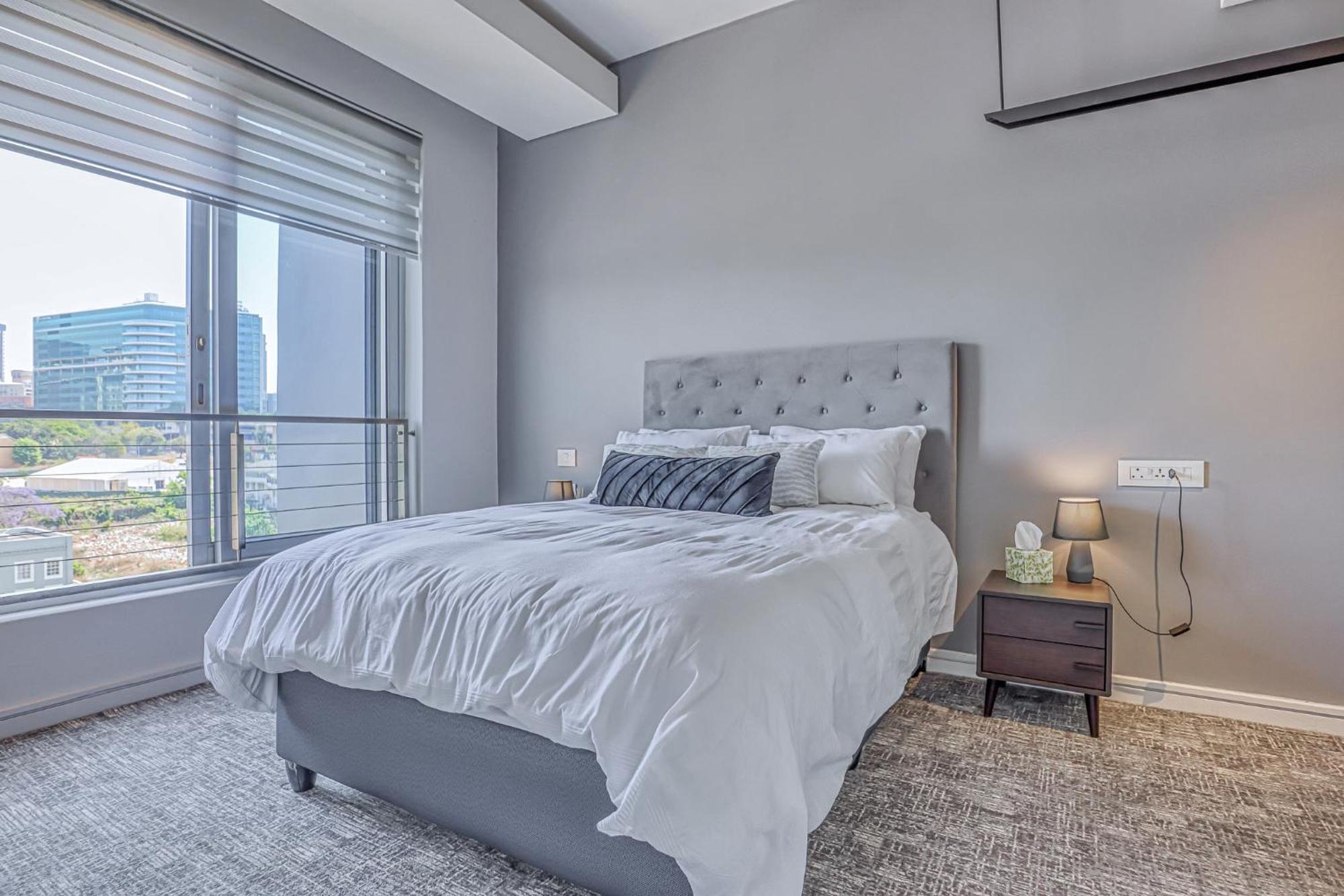 Luxurious One Bedroom - Capital On Park Apartment