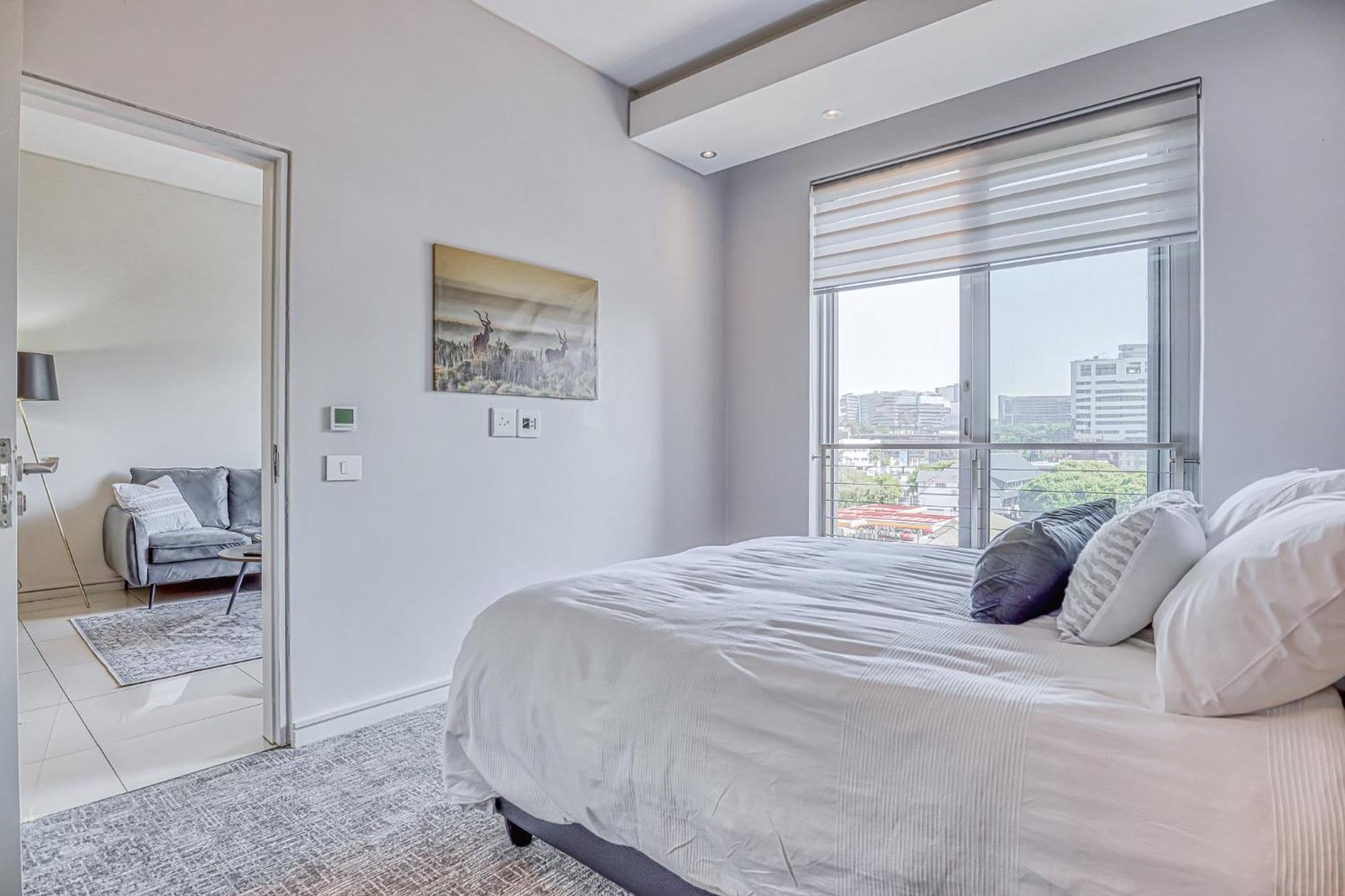 Luxurious One Bedroom - Capital On Park