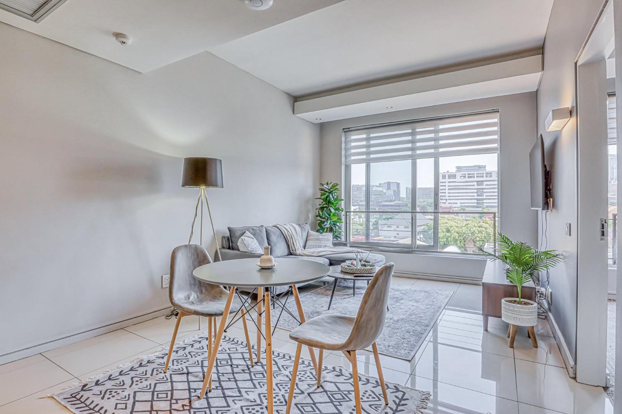 Luxurious One Bedroom - Capital On Park Apartment *