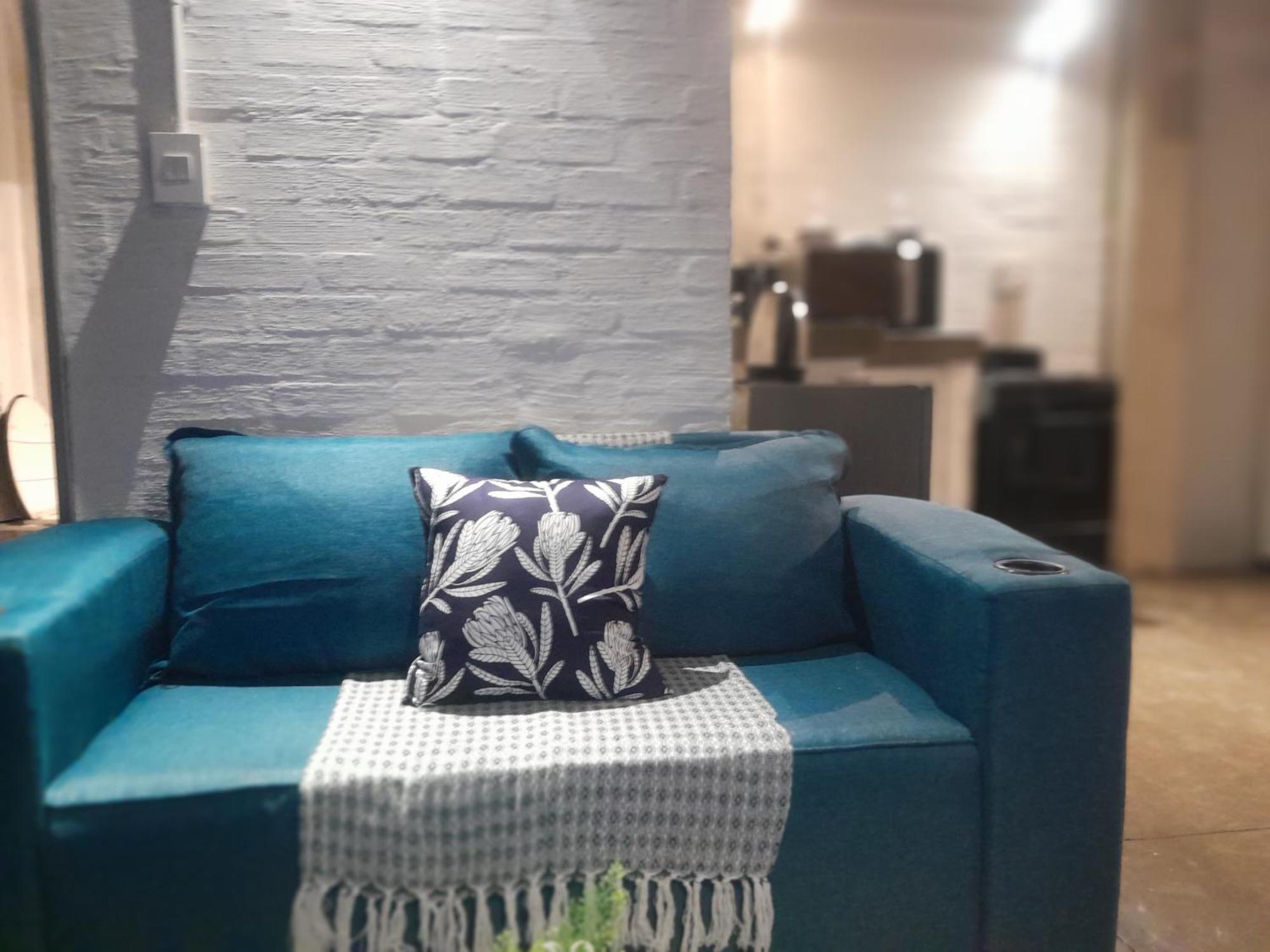 Bed & Breakfast Hide Out Maboneng *