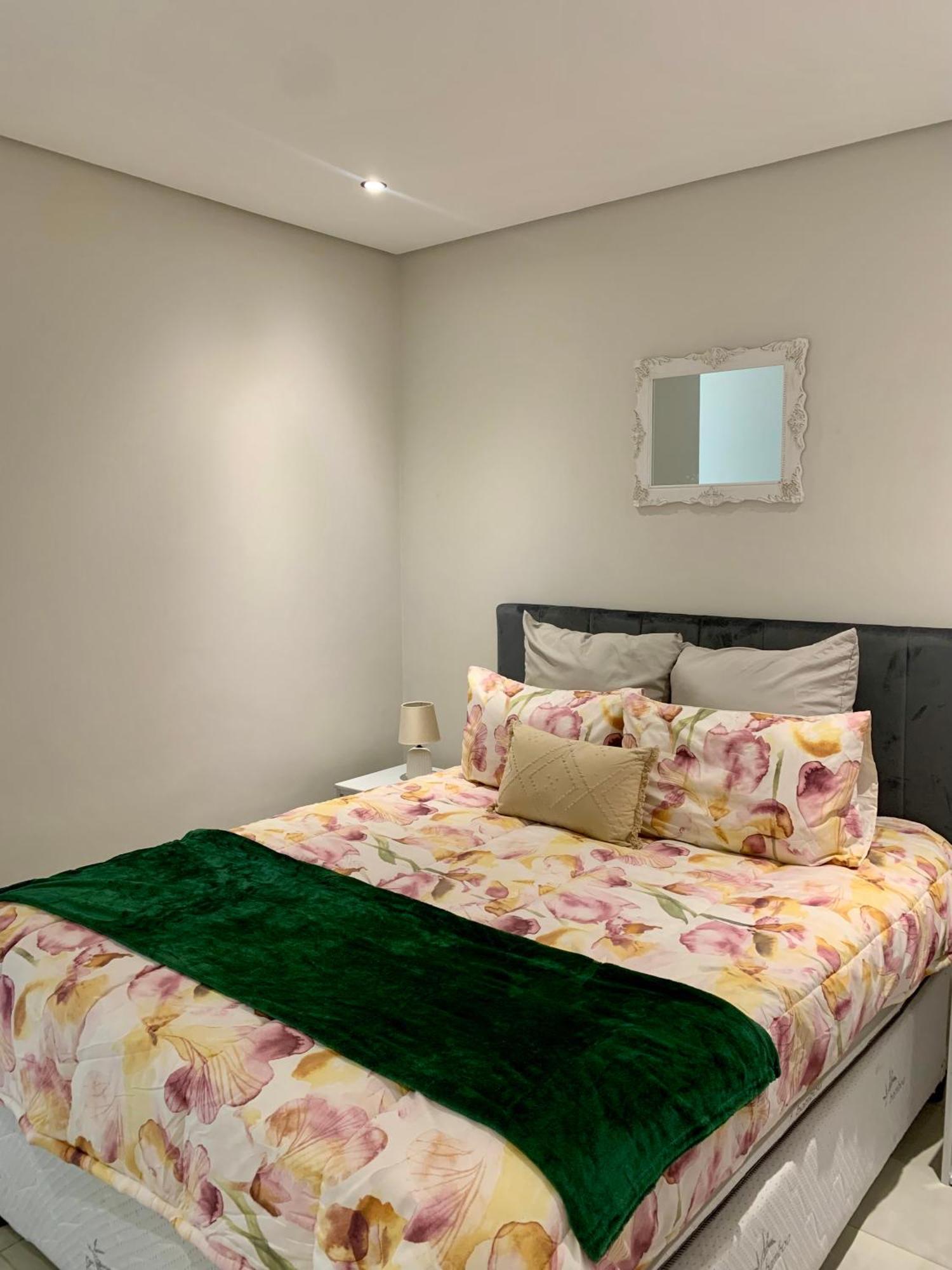 Căn hộ Oam The Paramount Rosebank Luxury One-bedroom Johannesburg